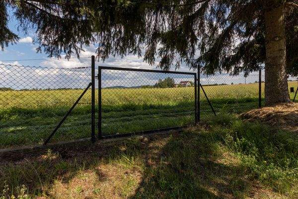 Zufahrt Grundstück mit Blick über die Felder