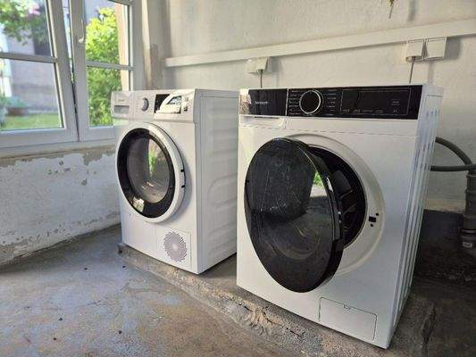 Waschmaschine und Trockner
