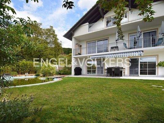 ...großzügige Terrasse