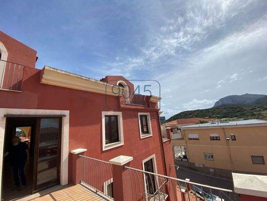 Penthouse mit Panoramaterrasse und atemberaubendem Meerblick in Golfo Aranci 