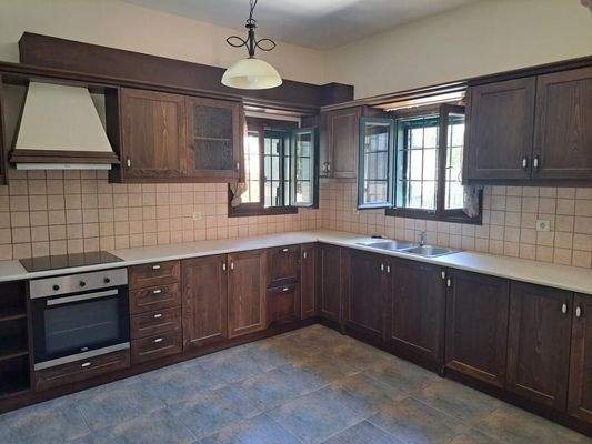 Kreta, Douliana: Renoviertes Steinhaus mit Pool und Garten zu verkaufen