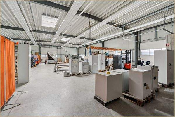 Produktions- & Lagerhalle