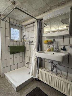 Dusche im Waschkeller