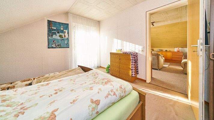 DG-Wohnung_rechts_Schlafzimmer_02