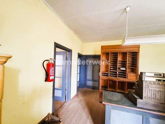 Gebäudeansicht - Eingangsberei