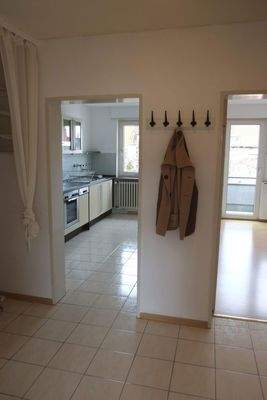 Flur mit Abstellraum (links)