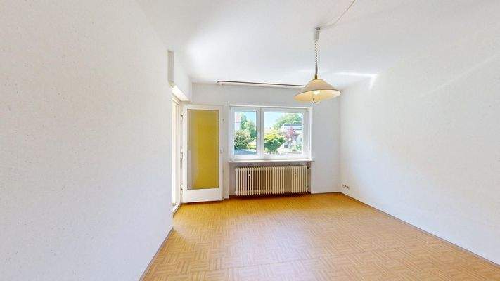 OG_Wohnzimmer mit Balkonzugang