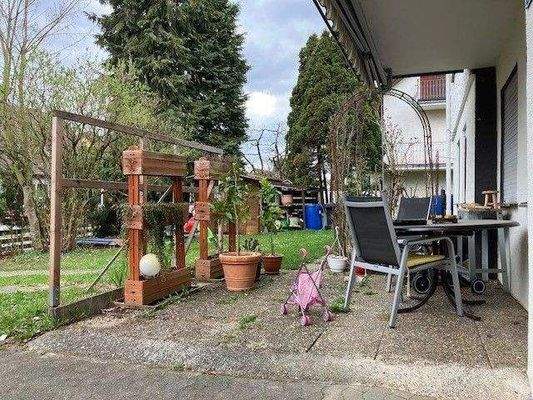 Überdachte Terrasse Wohnung UG.jpg