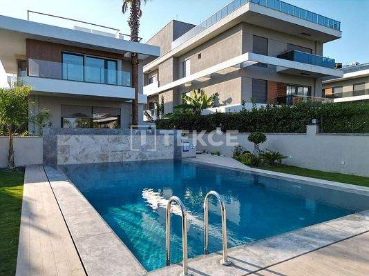 Semi-Detached Villas with Pool in İzmir Urla