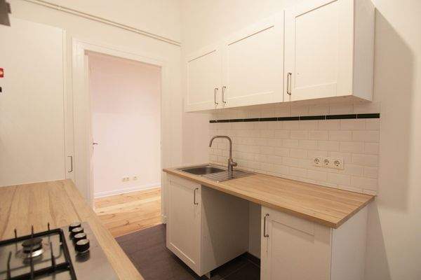 Küche mit Einbauküche