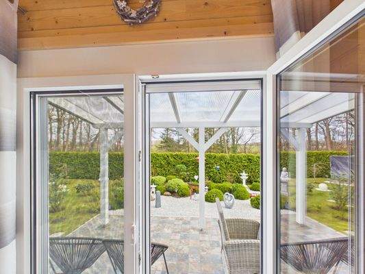 CAM03784G0-PR0102-STILL034