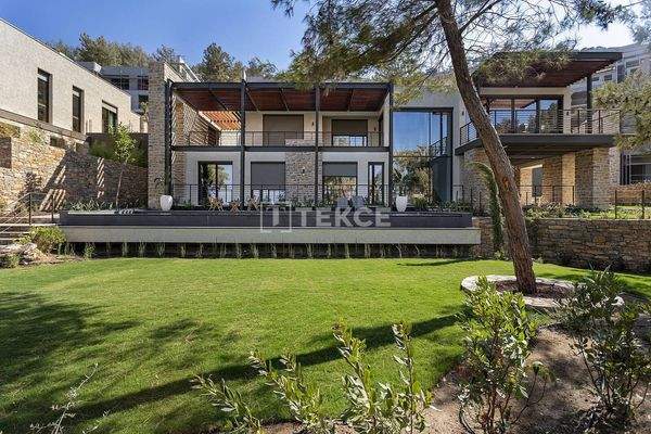 Apartments in a Project with Private Bay and Pier in Bodrum