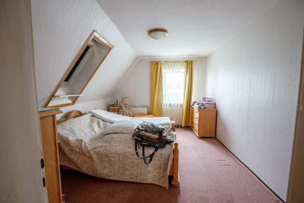 21 - Schlafzimmer OG.jpg
