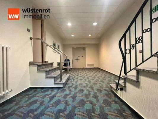 UG-Treppenhaus-Diele