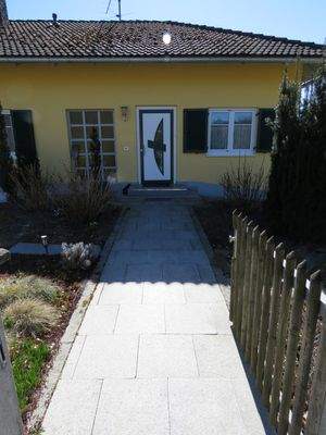 gepflasterter Hauszugang  