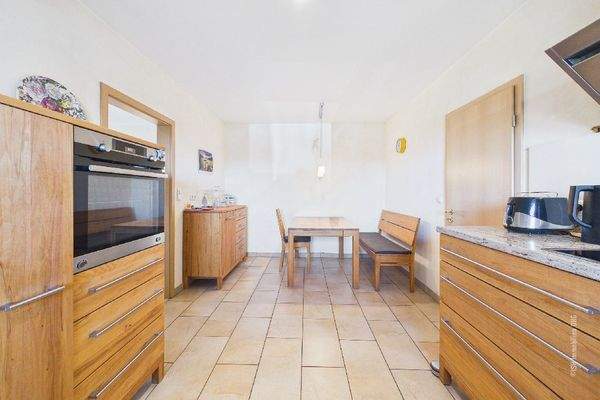 Küche mit Essbereich