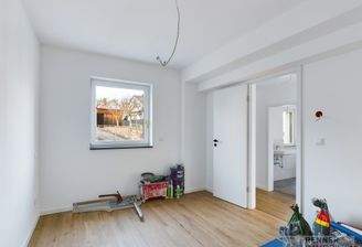 CAM02915G0-PR0052-STILL002