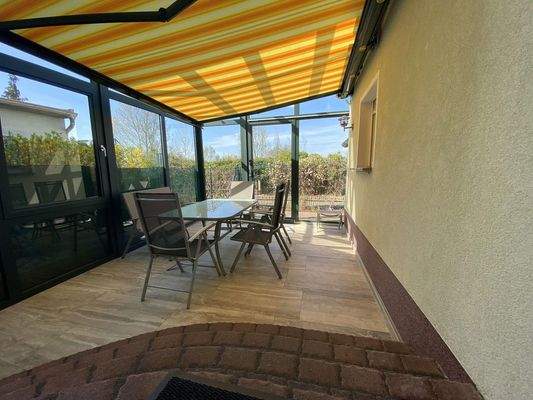 Wintergarten mit Markise