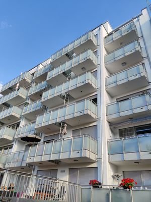 Blick auf Balkon hofseitig