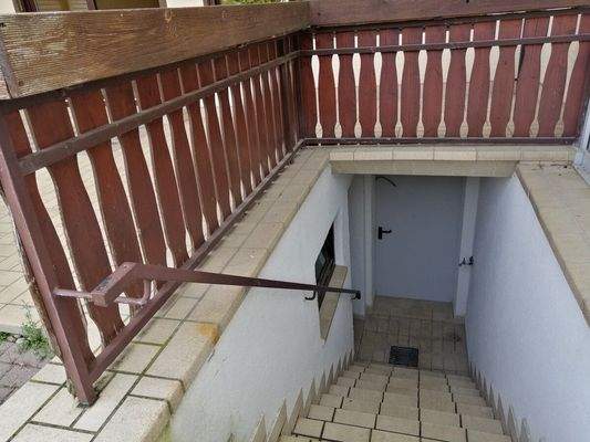 von der Terrasse in den Keller
