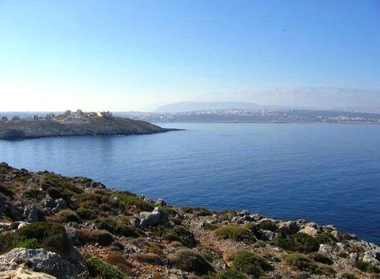 Kreta, Tersanas Chania: Grundstück direkt am Meer zum Verkauf - atemberaubende Aussicht