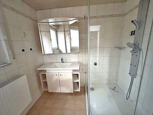 Tageslichtbad mit Dusche