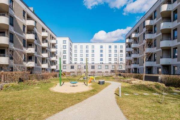 Hofgarten mit Kinderspielplatz