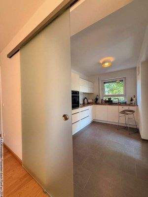 Glasschiebetür zur Küche