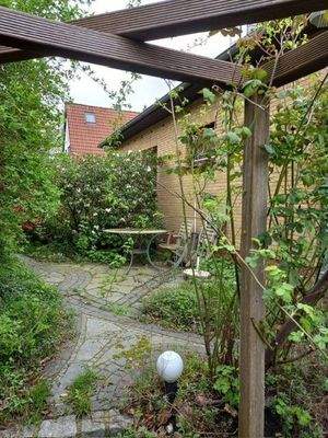 Sitzmöglichkeit vor dem Haus