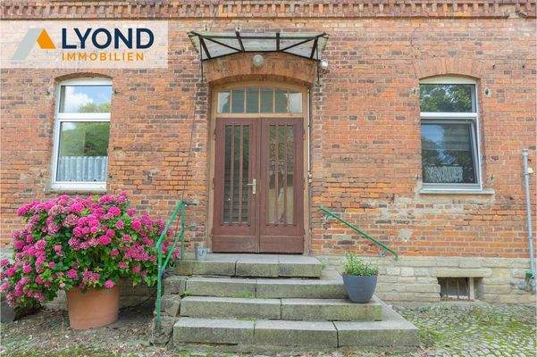 Eingangsbereich Außen