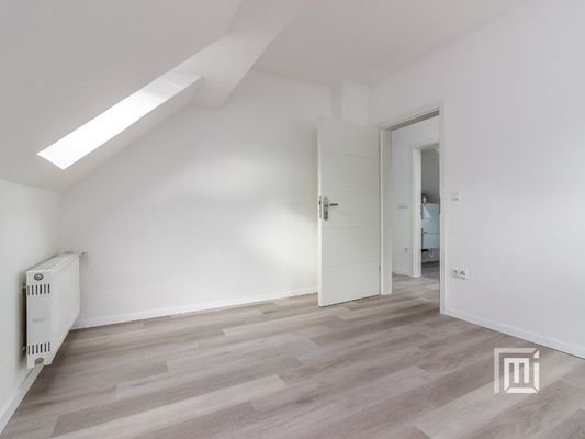 Schlafzimmer-Dachgeschoss.jpg