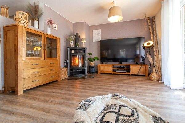 Wohnzimmer mit Kamin