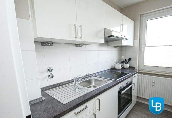 Einbauküche mit Fenster