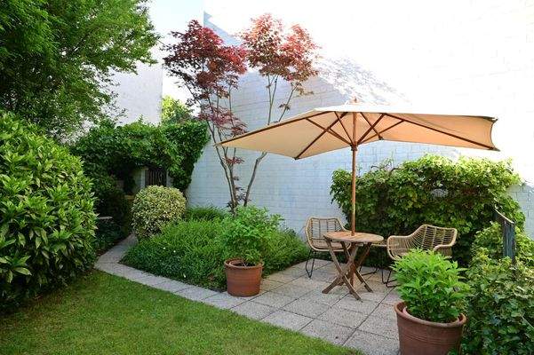 Garten im Sommer II
