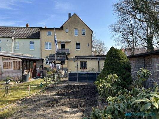 Rückseite mit Garten