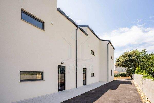 Moderne und luxuriöse Reihenhausschönheit