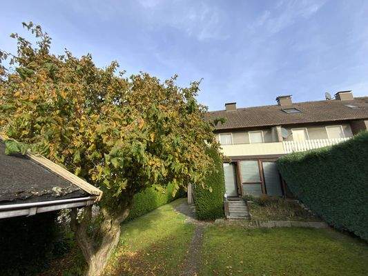 Blick vom Garten auf die Hinteransicht