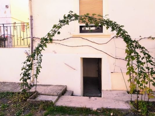 Eingang Tiefkeller mit Sauna