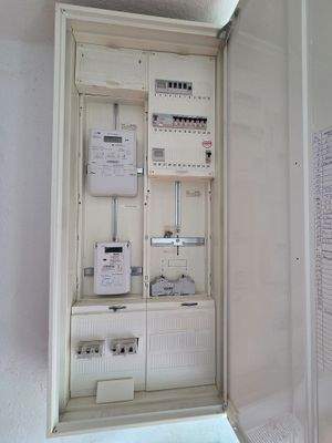 Neue Kabel neuer Stromkasten