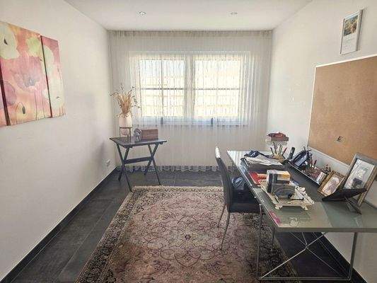 Kinderzimmer 2 bzw. Arbeitszimmer