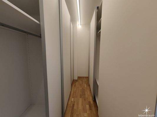 begehbarer Kleiderschrank.