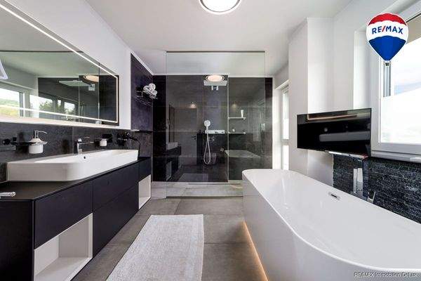 RE/MAX Immobilien DeLux