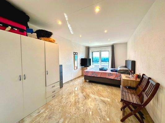 Einlieger Whg. Schlafzimmer.jpg