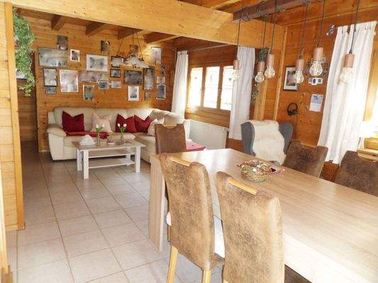 Das Wohn- u. Esszimmer