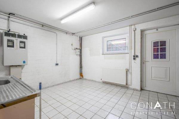 Conath-Immobilien_Harsefeld_Buxtehude_Fredenbeck -Technickraum mit Außeneingang