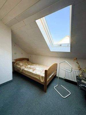 Schlafzimmer 2 DG.JPEG