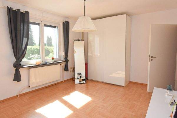 Kinder-/Arbeitszimmer EG