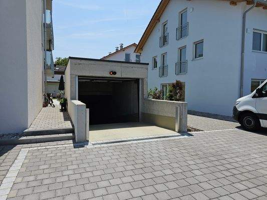 Tiefgarage Ein- und Ausfahrt