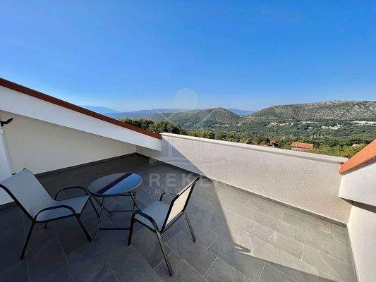 Panoramablick und gesellige Dachterrasse