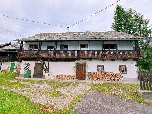 Süd Ansicht des Hauses von der Straße aus_B.jpg